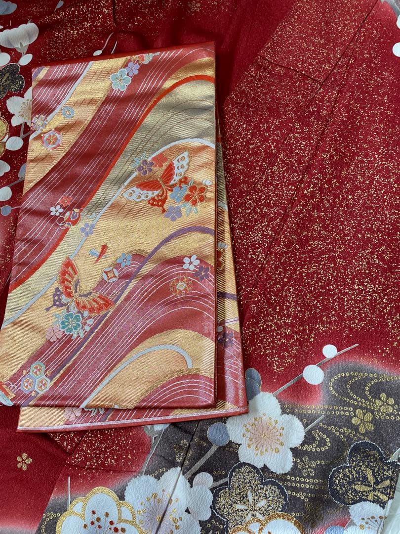 ぱ*む様 【再出品・引越し処分】送料込み・売り切り!! 成人式の赤い花柄振袖と付
