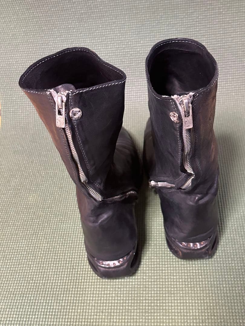 キャロル・クリスチャン・ポエル Uソール スパイラルジップブーツ