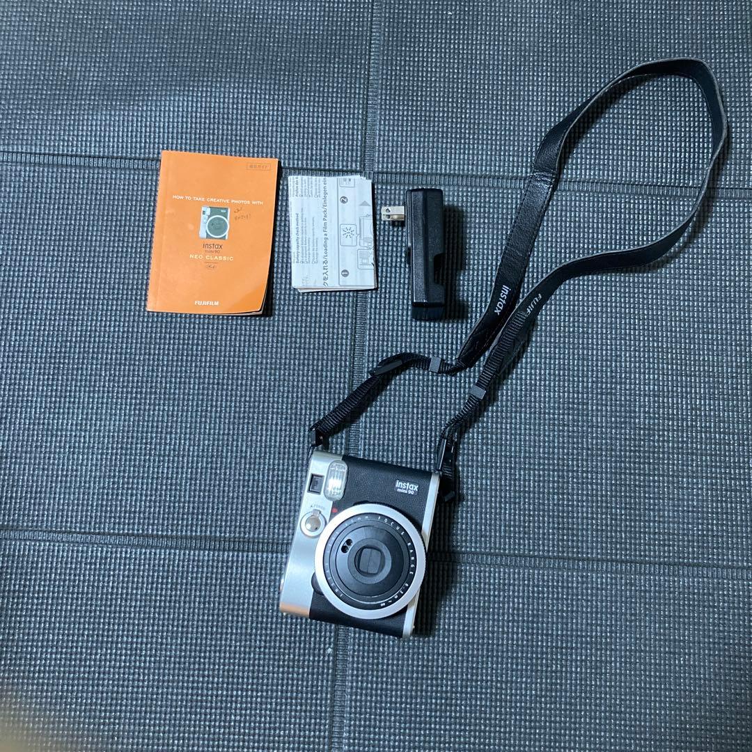チェキ Fujifilm instax mini 90 本体と付属品 大人の高級チェキ“instax mini90 ネオクラシック”を徹底レビュー！他