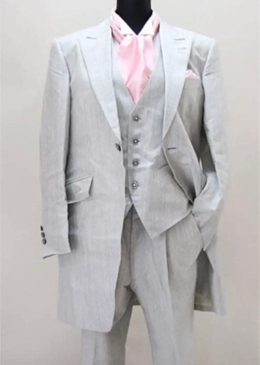 新郎向け　昼用フォーマル3ピース　ワタベウェディング おしゃれなコーディネートで女性ゲストの視線を釘付け！新郎とゲストの