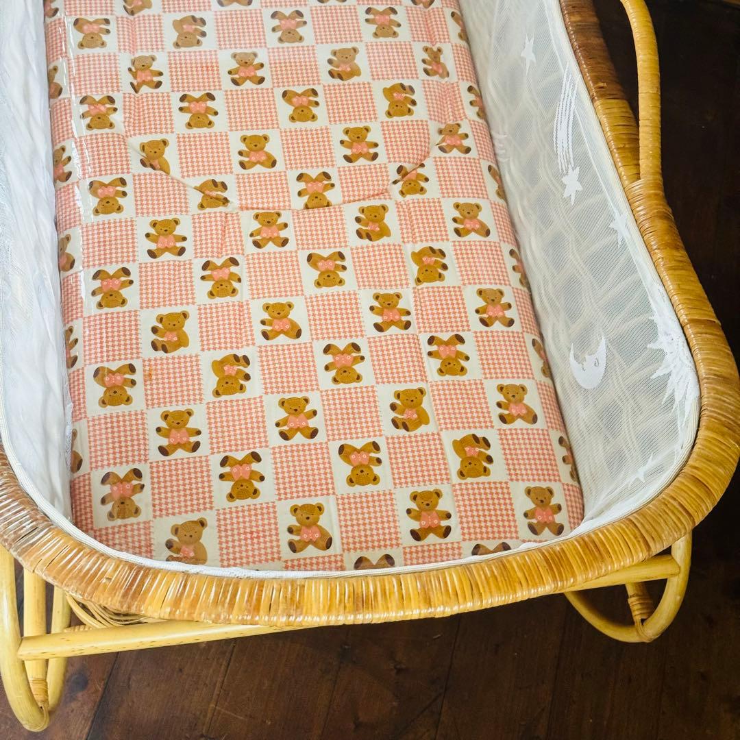 ラタン 籐 レース ベビーベッド ベビー家具 キャスター付き 防水マット付き