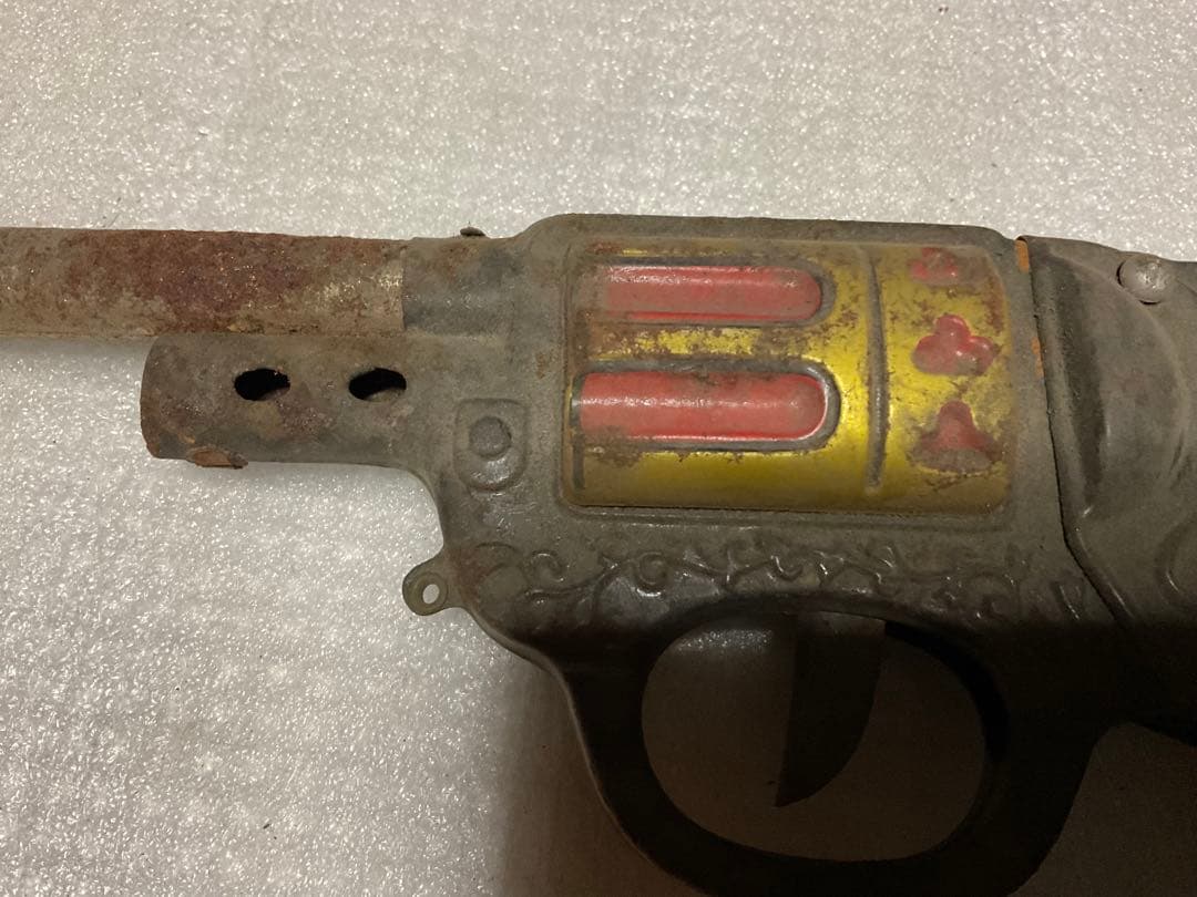 ブリキ製拳銃／ウエスタン・ボーイ。【ジャンク品 錆あり 引き金のみ
