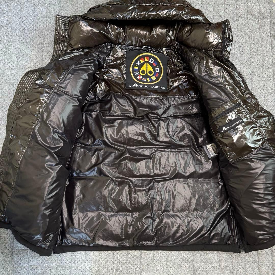 ムースナックルズ カーキ ダウンジャケット ハンガー付 - メルカリ
