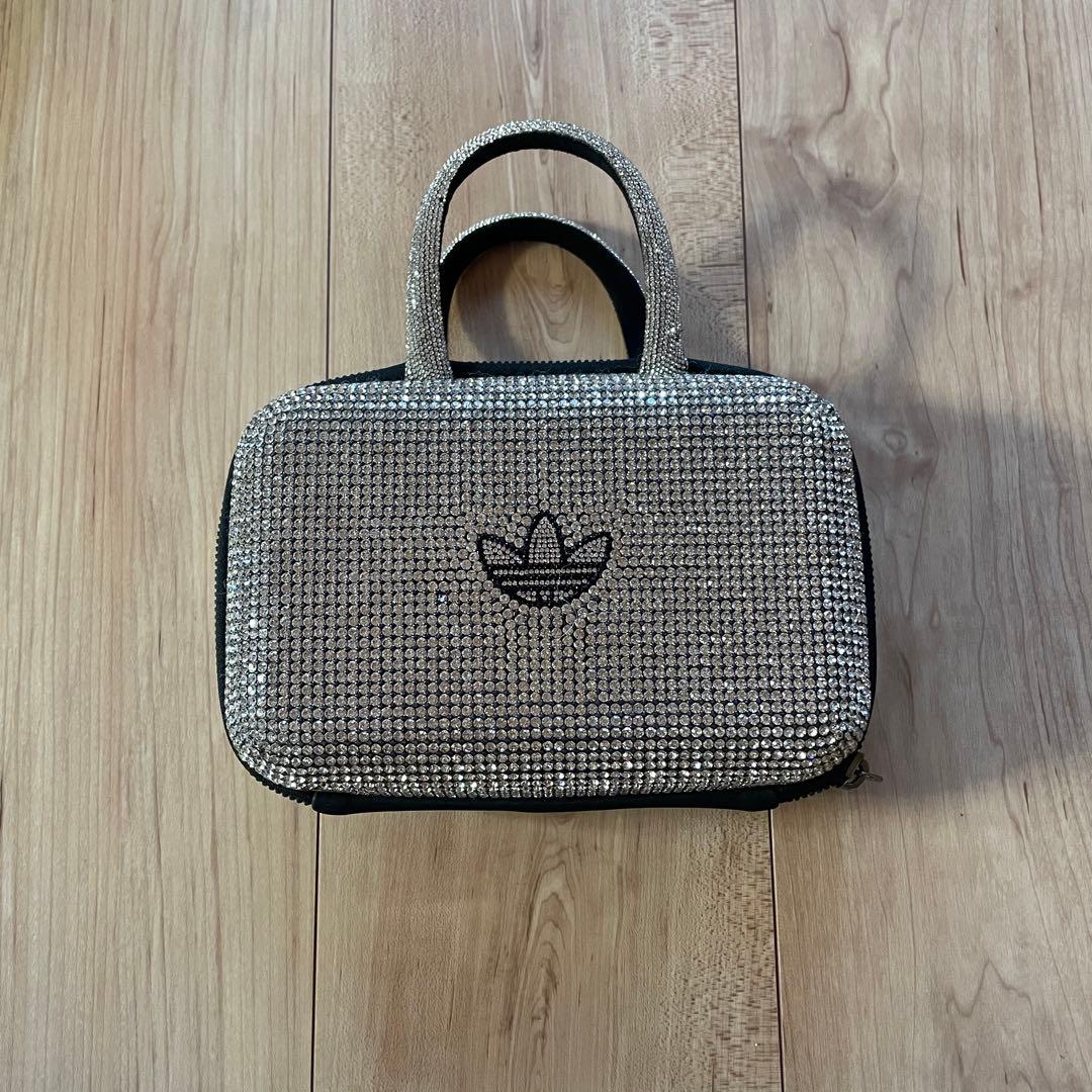 adidas ラインストーンクラッチバッグ - メルカリ