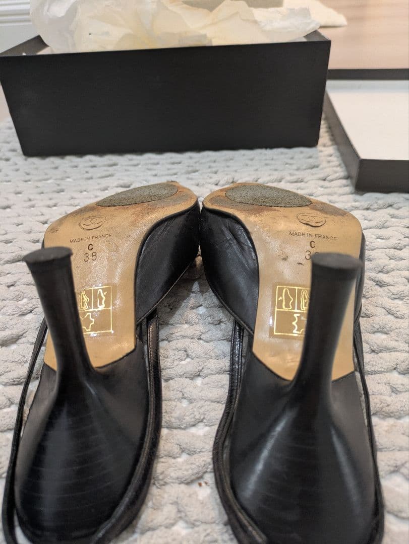 CHANEL ブラック ポインテッドトゥ ミュール - メルカリ