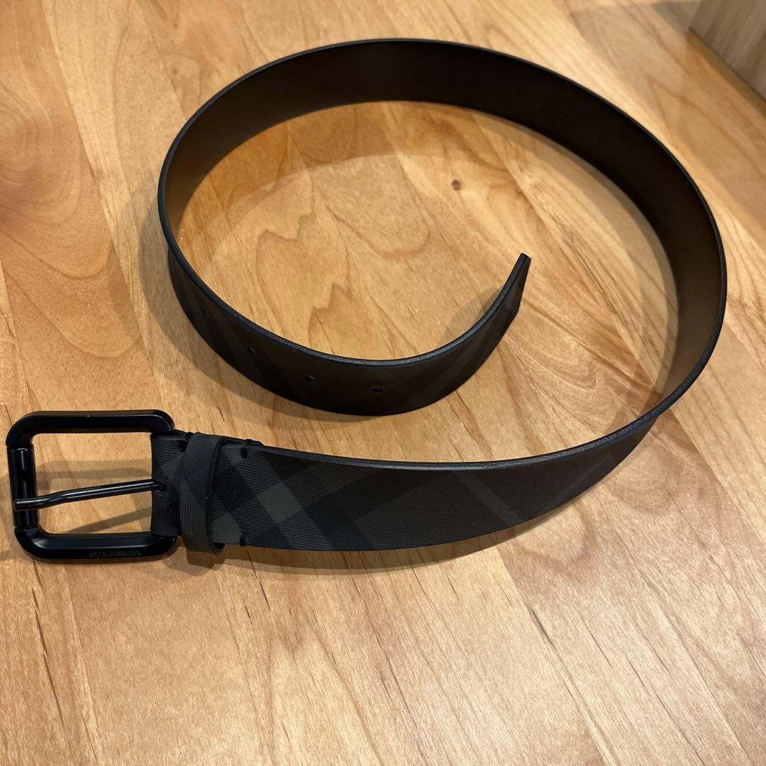 Burberry ブラック チェック柄 ベルト リバーシブル エングレイブ チェックベルト (ブラック