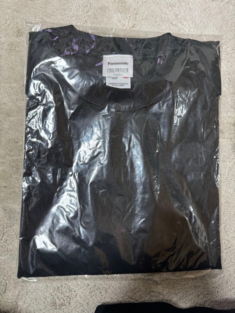 P900iV ファイナルファンタジー アドベントチルドレン Tシャツ