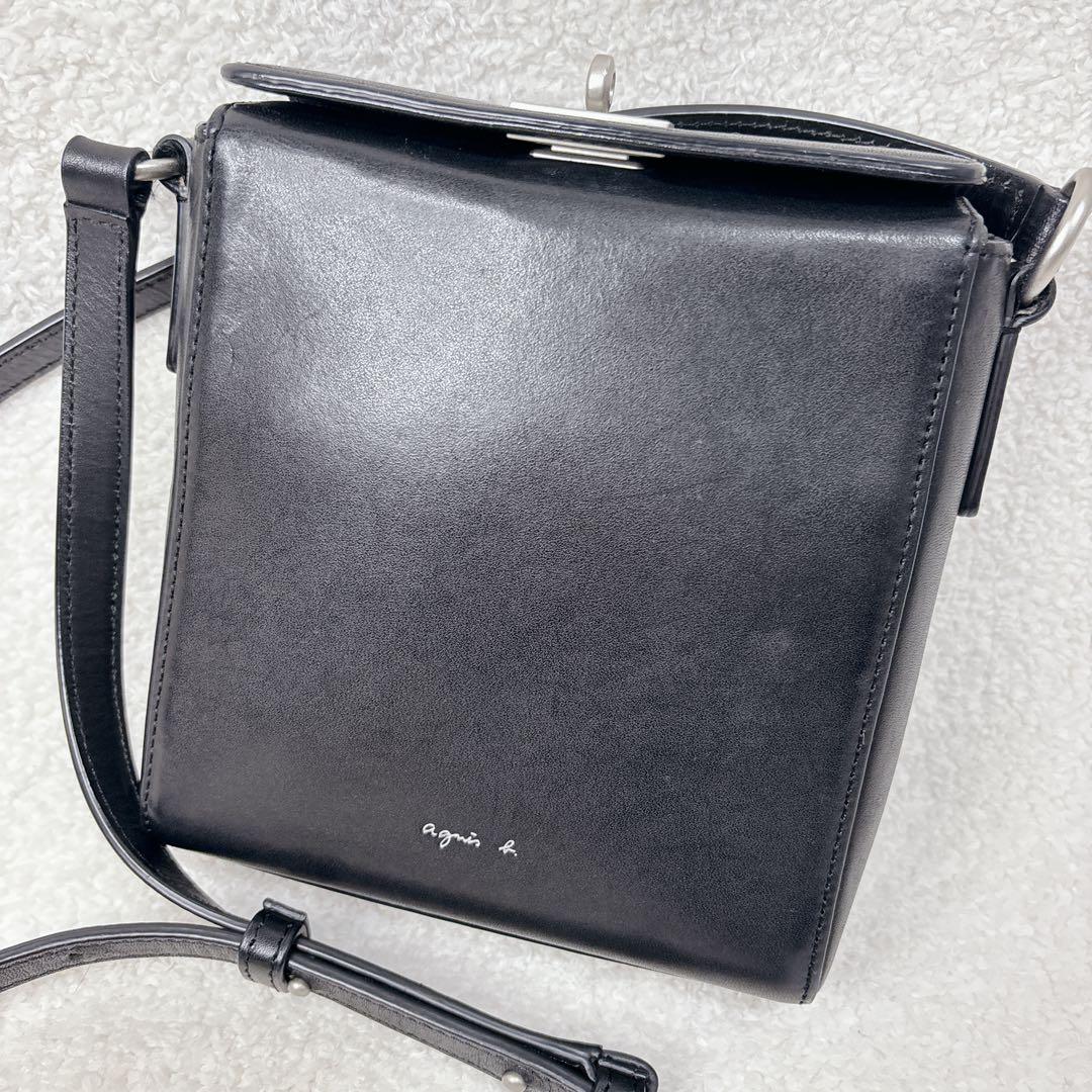 美品】agnès b. 黒 オールレザー ショルダーバッグ ターンロック
