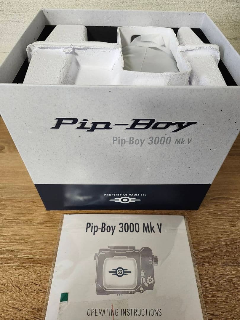 ドラマ「Fallout」公式 ピップボーイ Pip-Boy 3000 Mk V - メルカリ