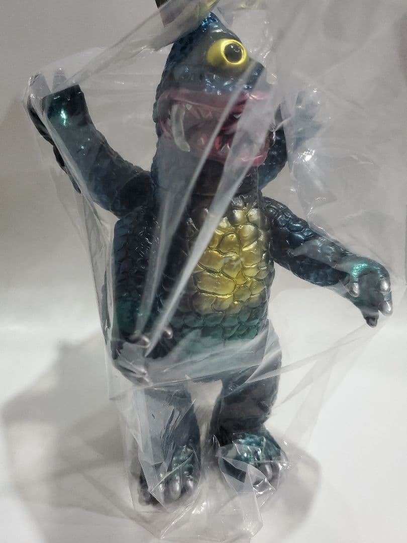 M*読様 Marmit マーミット スカルヘッドバット パチ怪獣 ソフビ 4本腕