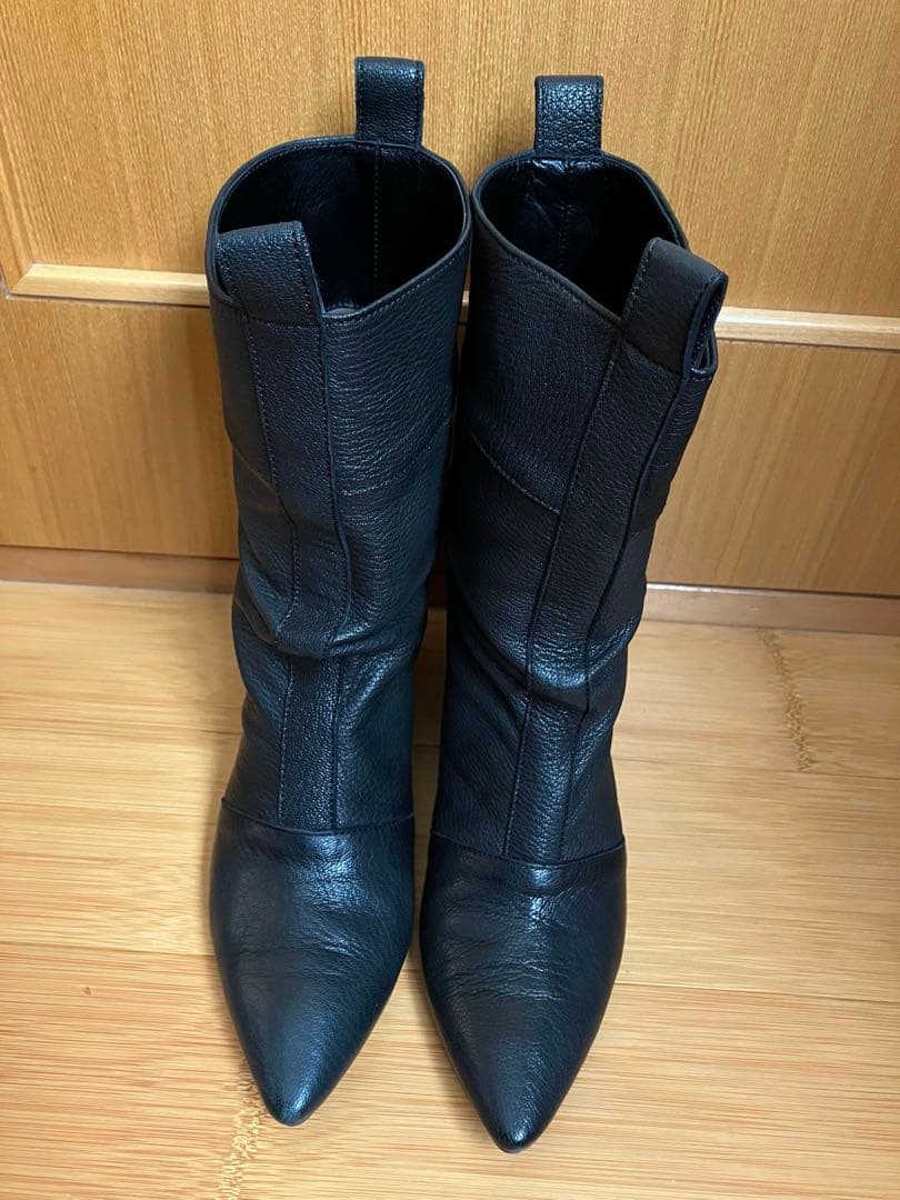 新品未使用シャネルレインブーツ39 ジェニー着用超希少