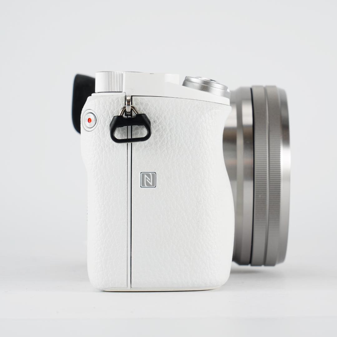 希少なホワイト/極美品α6000完全セット/制限解除済/即撮影可/初心者最適