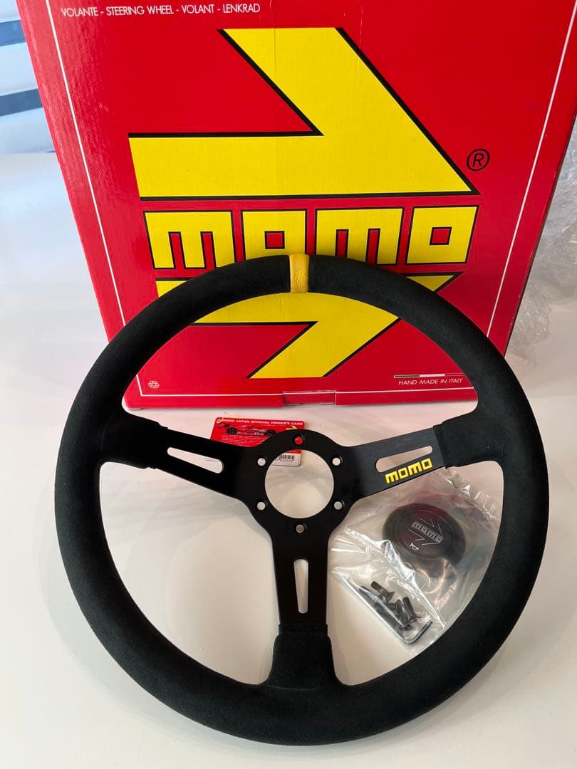 MOMO モモステアリング MOD.08 33マイクロファイバー ディープコーン MOMOステアリング「MOD.08 330㎜」 #330ミリステアリング #MOMO