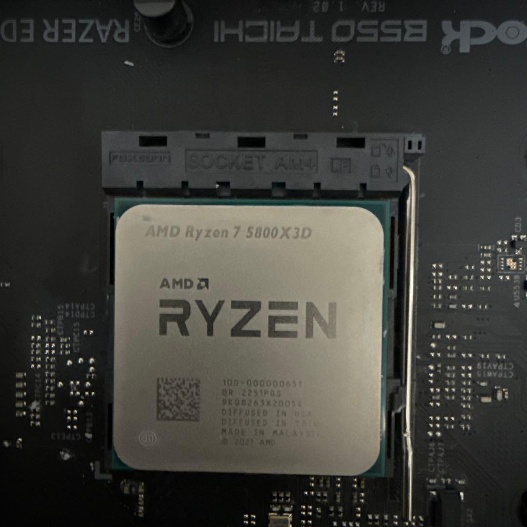 マザボとCPUメモリなし。バナナマン様