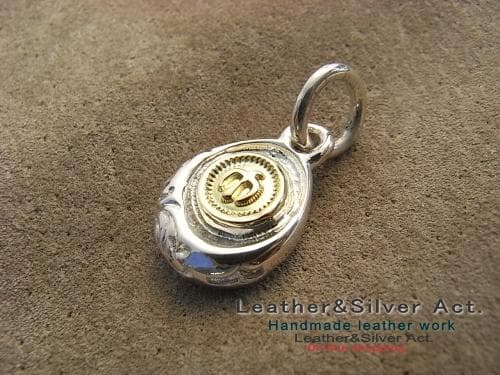 イーグル ペンダントトップ　シルバー925　ゴールド（ｋ18）イーグル手彫り ネイティブ ゴールド・イーグルシンボル(鷲) 19mmプレート シルバー925