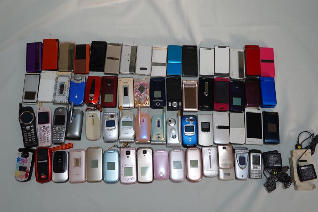 ガラケー63種 ジャンク扱い ガラケー 携帯電話 おまとめ 27台 動作未確認 ジャンク