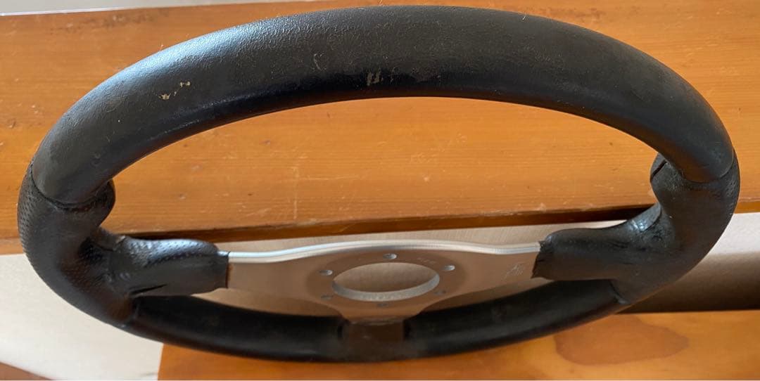 MOMO ステアリング（TYP D35) - メルカリ