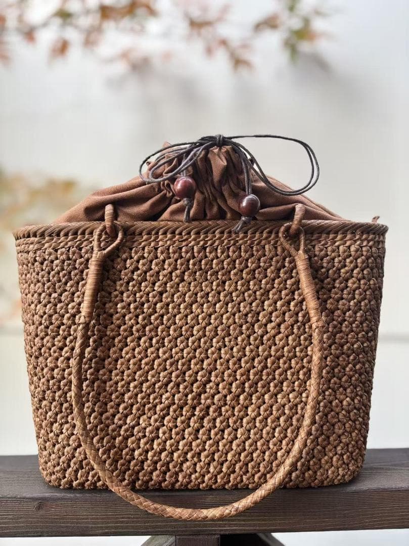 山葡萄籠バッグ　手作り　かごバッグ　細ひご　小花編み　肩掛けタイプ 山葡萄 山葡萄かごバッグ 手作り 籠バッグ 小花編み 細ひご 巾着タイプ