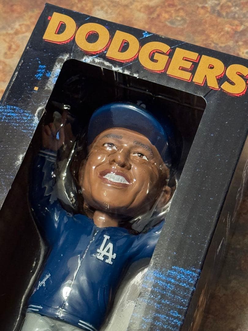 デイブ・ロバーツ監督　ボブルヘッド人形　2025年4月26日特典！ デイブ・ロバーツ監督ボブルヘッド人形② 2025年4月26日特典 - メルカリ