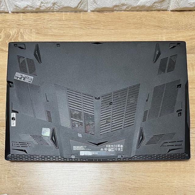 《 ほぼ未使用級 》第８i7！新品SSD1TB！RAM16GB！MSI GP73