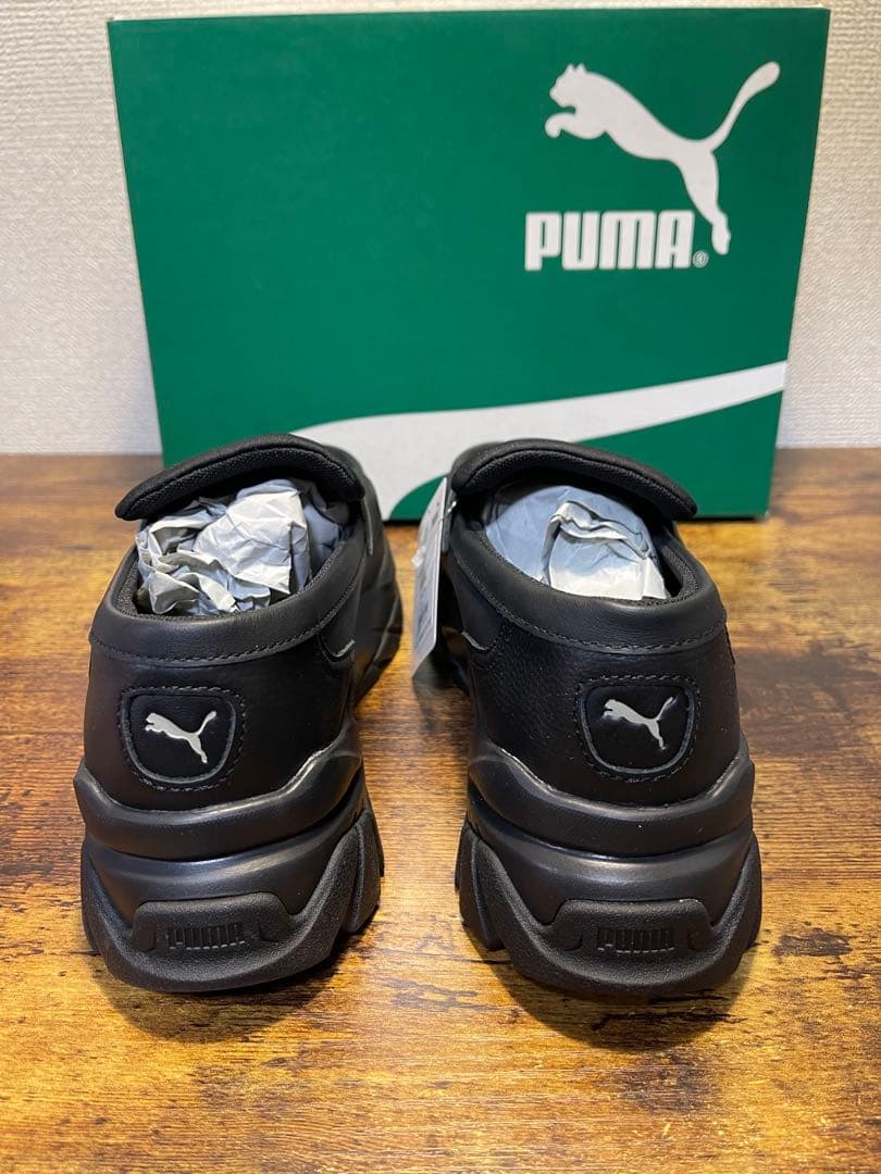 PUMA ブラック ローファー ストラップ付き