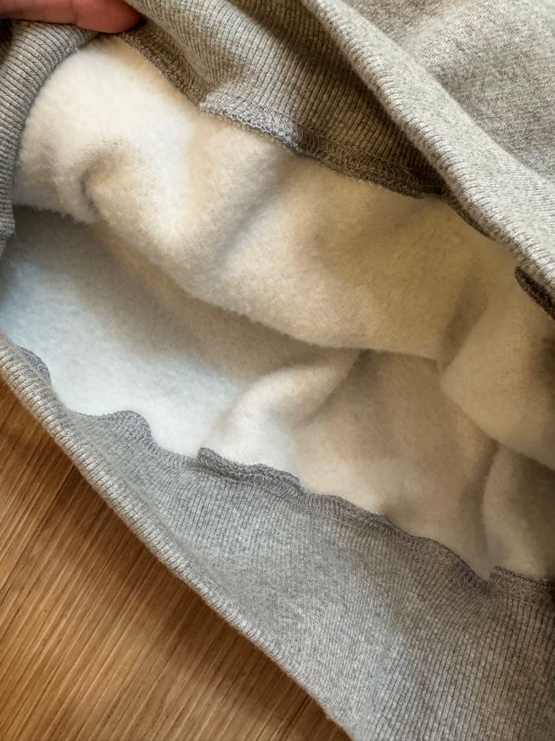 あみさん着用】LIBEIROリベイロカレッジロゴプルオーバートレーナー