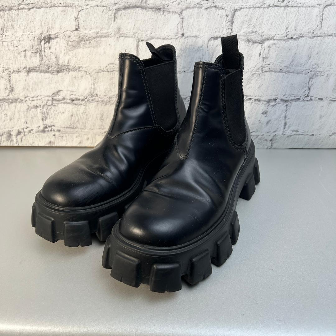 【最終処分SALE】PRADA プラダ チェルシーブーツ ブラック A-9198 楽天市場】プラダ PRADA チェルシー ブーツ モノリス チャンキー