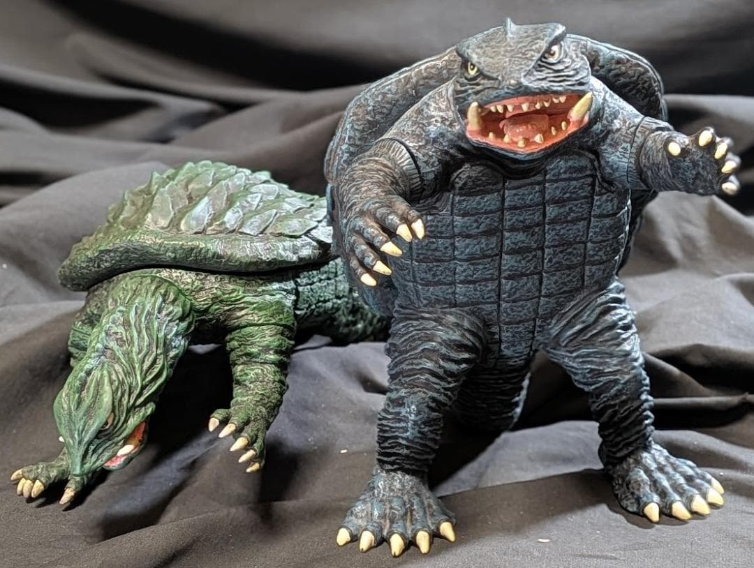 昭和ガメラ・立姿＆四足（エクスプラス）ソフビフィギュア2体セット