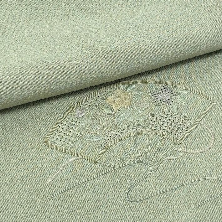 ゆりのはな 付下げ 汕頭刺繍 扇子柄 ちりめん トール 薄山葵色 正絹