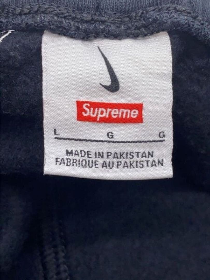 SUPREME NIKE ロゴ入り トレーナー ネイビー 値下げ可 - メルカリ