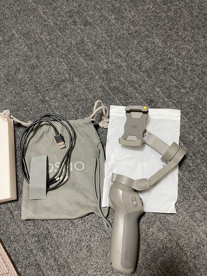 DJI Osmo Mobile スマホジンバル グレー DJI Osmo Mobile 7 Smartphone Gimbal in Gray