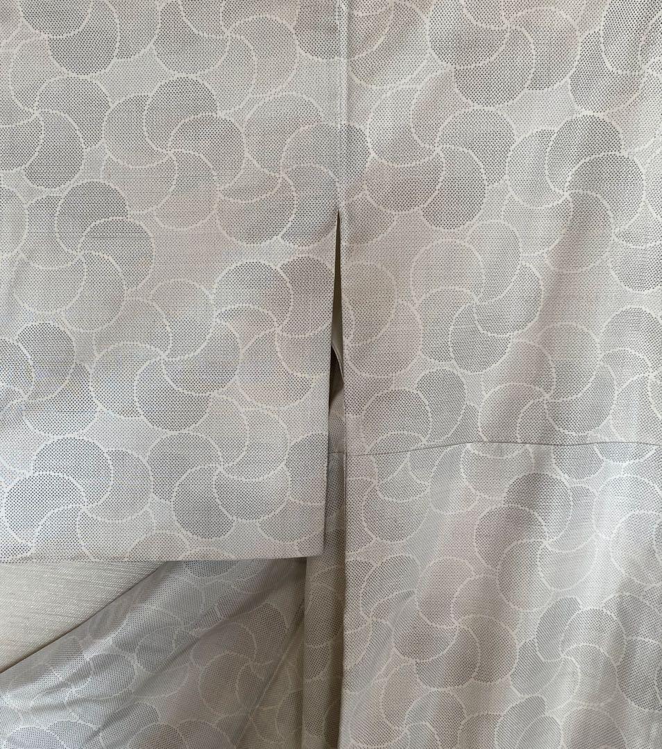 値下げ 本場大島紬 白大島 重ね梅 しつけ付き未着用 ゆったりサイズ