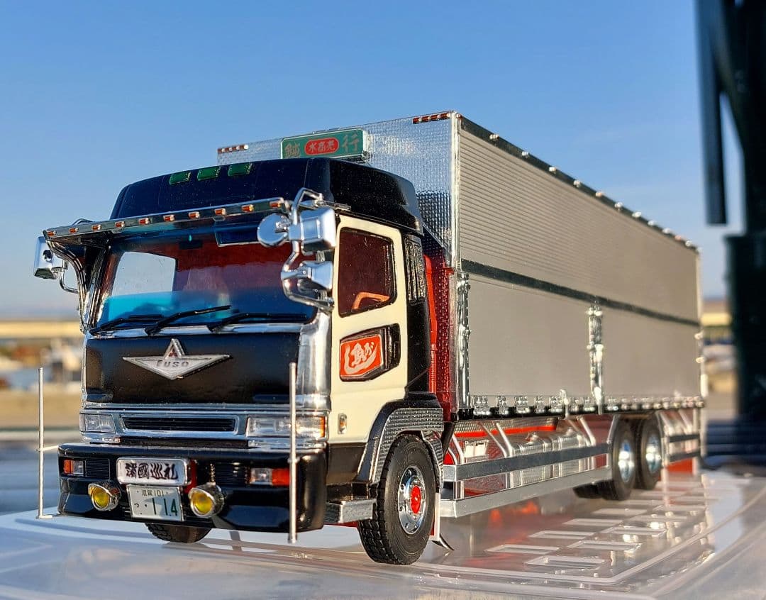 デコトラプラモデル アオシマ 1/32 スーパーグレート ウィング 造り