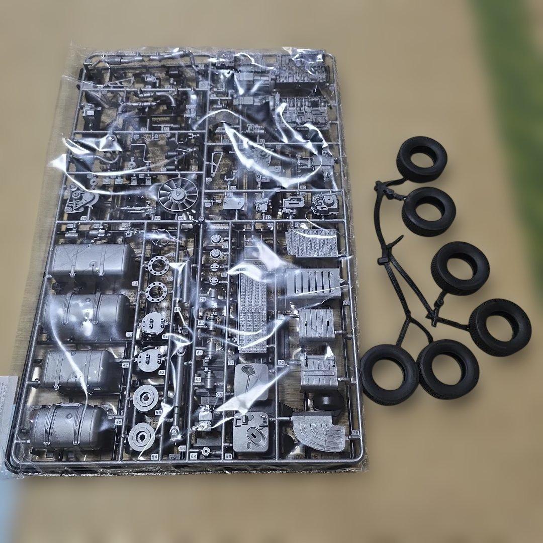 ITALERI メルセデス・ベンツ アクトロス MP4 ギガスペース 1:24 - メルカリ