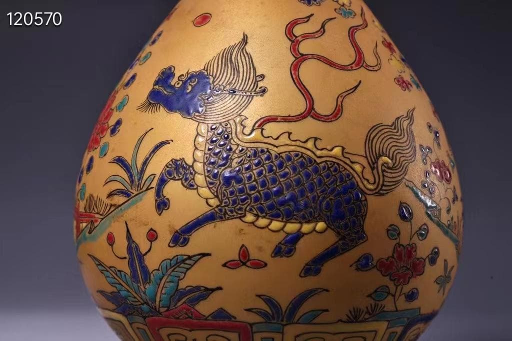 中国古美術・純手描き金陶花瓶・大明成化紋・箱付き・稀有品・ 置物