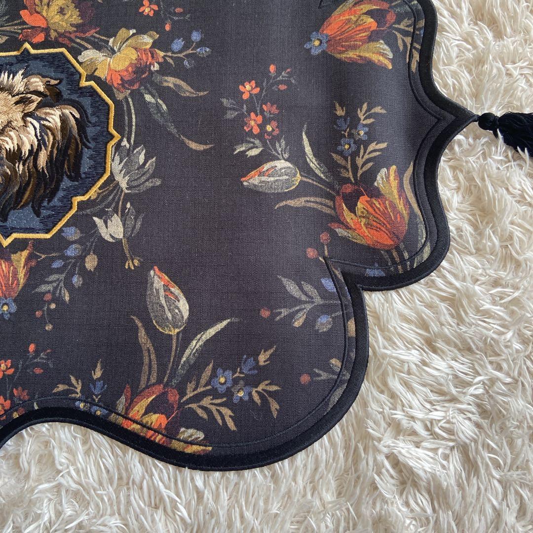 極美品 グッチ プレイスマット ライオン 刺繍 タッセル 742069 箱付