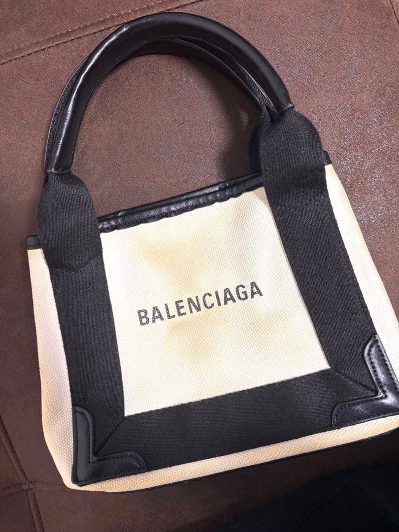 最終値下げ］BALENCIAGA トートバッグ アイボリー/ブラックXS - メルカリ