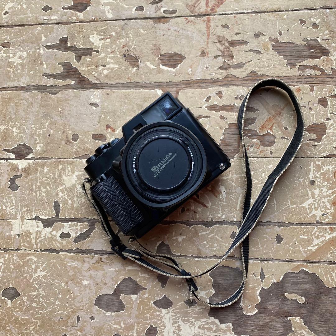 Fujifilm GS645S 中盤カメラ ウルトラライトな中判フィルムカメラ Fujifilm GS645S Professional