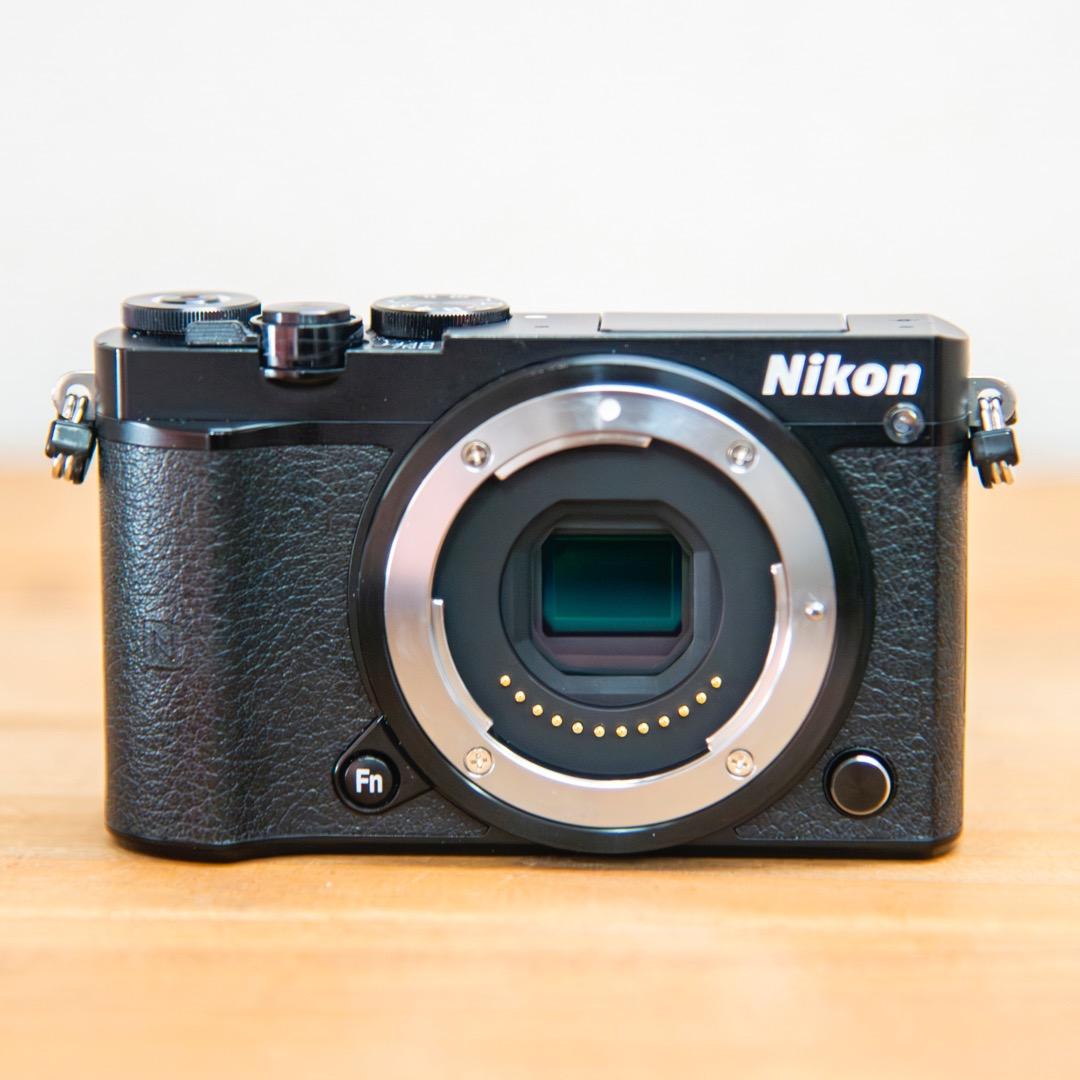 NIKON 1 J5 ダブルレンズ 18.5mm F1.8付 良品