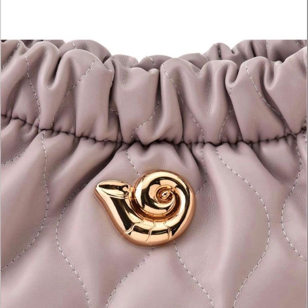 アースラ、フロットサム＆ジェットサム ショルダーバッグ チャーム付き