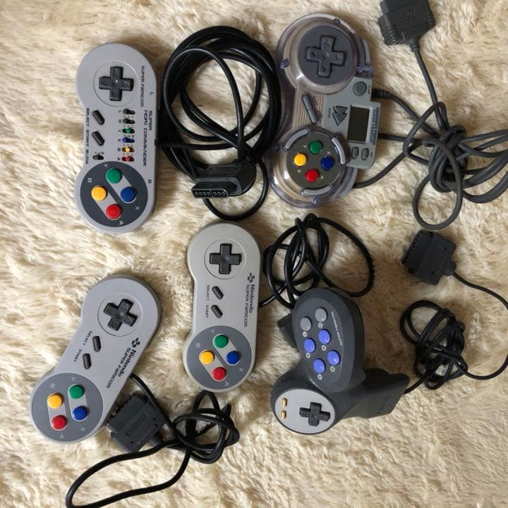 Nintendoスーパーファミコン本体+本体ソフト《セット》