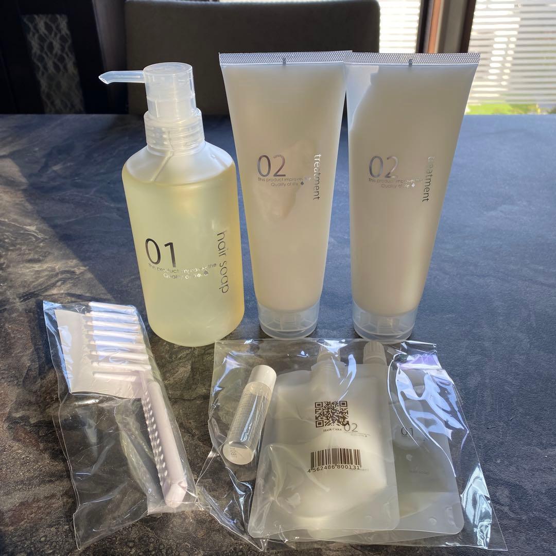 くせ毛必見！クイーンズバスルーム　シャンプー、トリートメント、トラベルセット、 hair care trial set 2 - クイーンズバスルーム オフィシャルサイト