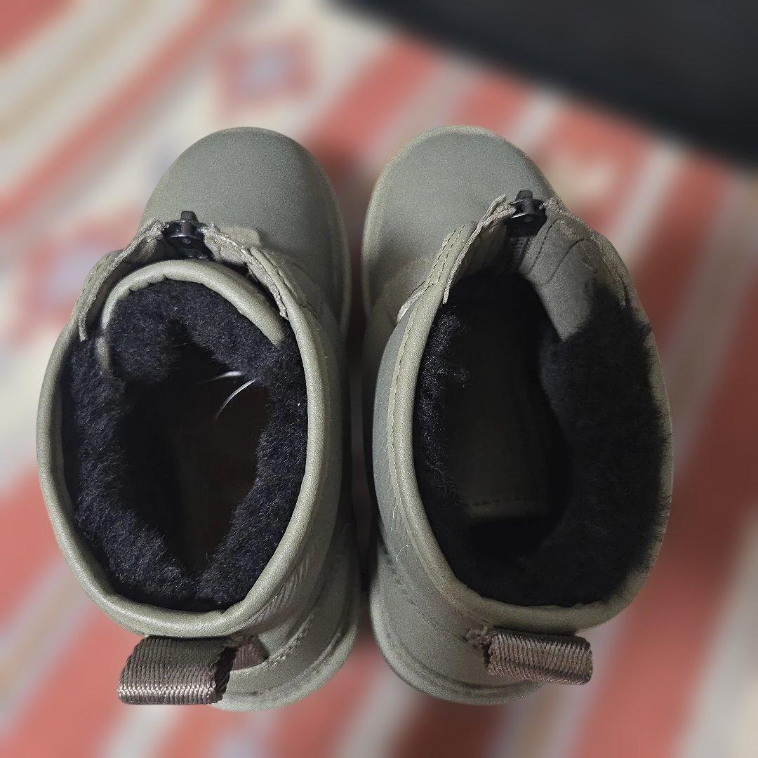 UGG Neumel Platformムートンブーツ ヘイリービーバー着用モデル