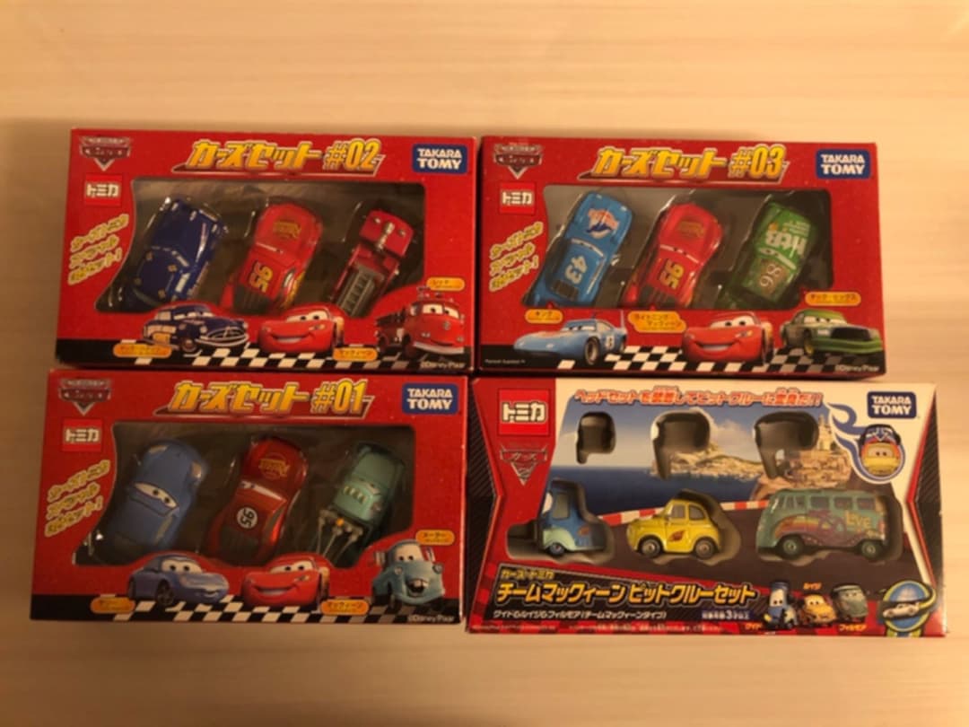 トミカ カーズセット チームマックィーンとピットクルーセット 4点