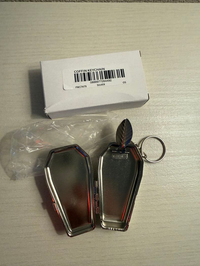 SUPREME Coffin 17AW 携帯灰皿 キーホルダー 小物入れ - メルカリ
