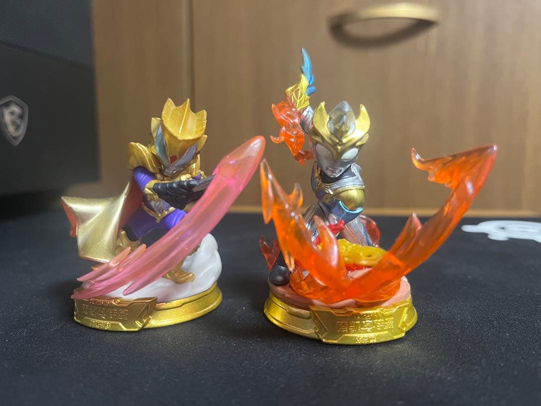 ウルトラマン 英雄集結 10体セット＋カード付き - メルカリ