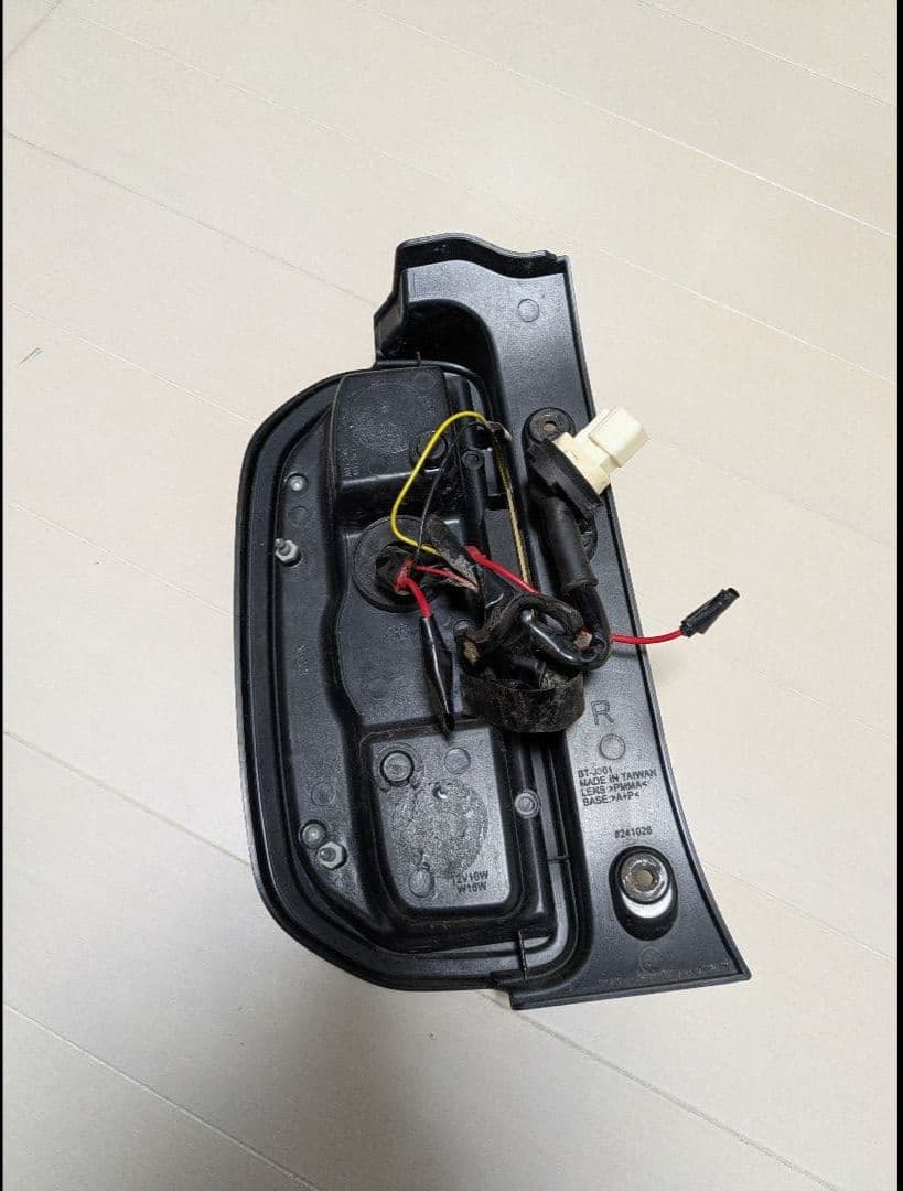 上野邦彦　JUNYAN スモークテールレンズ　ブラックホール