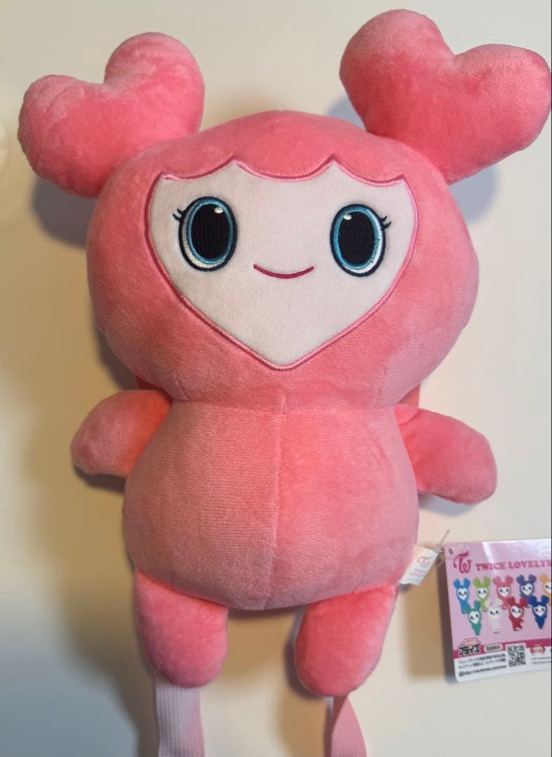 TWICE LOVELYS GIGO限定 ぬいぐるみリュック モモ モブリー - メルカリ