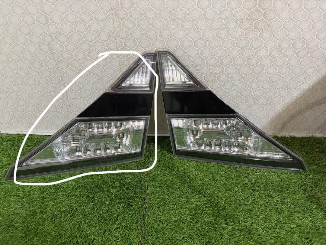 ヴェルファイア 20系 純正 左右LEDテールランプ クリア/ブラック
