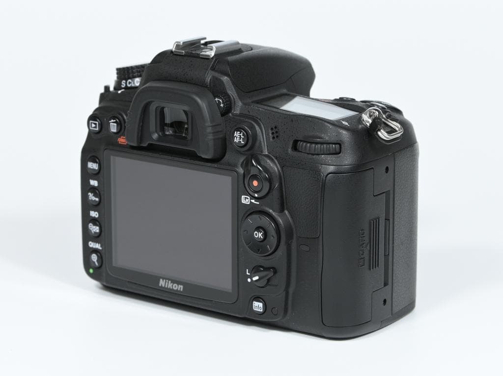 【超美品】 ニコン　Nikon D7000 ボディ 《ショット数2800》